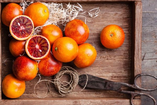 8 dôvodov prečo jesť v práci červené pomaranče + tipy pre ich spracovanie